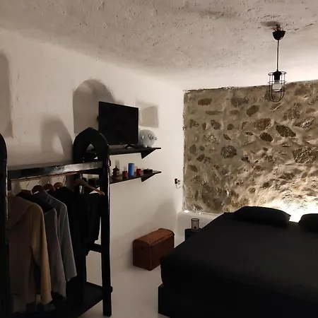 Artemis Pyrgi No1 * Πλατύς Γιαλός